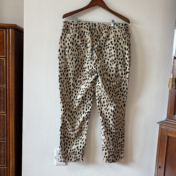 Chicos 2.5R Animal Print Denim - Picture 3 of 5